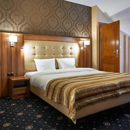 Hotel Dwor Galicja Stalowa Wola Exterior photo