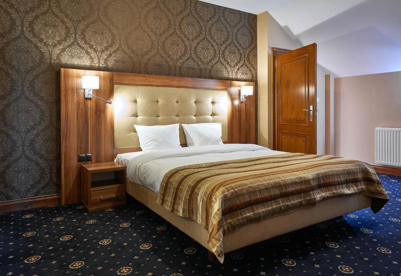 Hotel Dwor Galicja Stalowa Wola Exterior photo