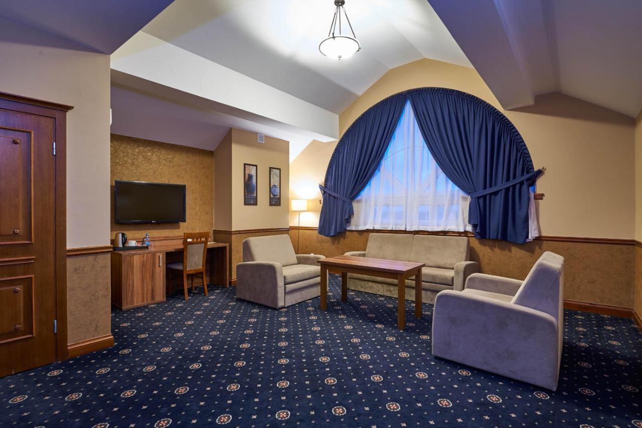 Hotel Dwor Galicja Stalowa Wola Exterior photo