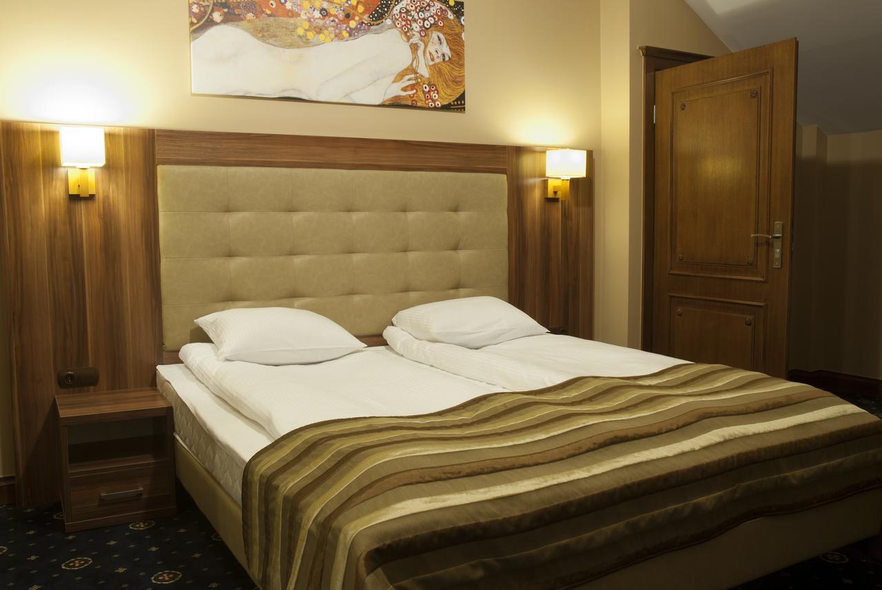 Hotel Dwor Galicja Stalowa Wola Exterior photo