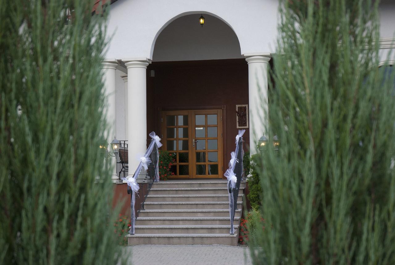 Hotel Dwor Galicja Stalowa Wola Exterior photo