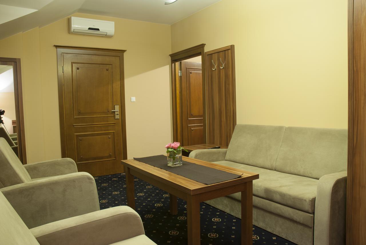 Hotel Dwor Galicja Stalowa Wola Exterior photo