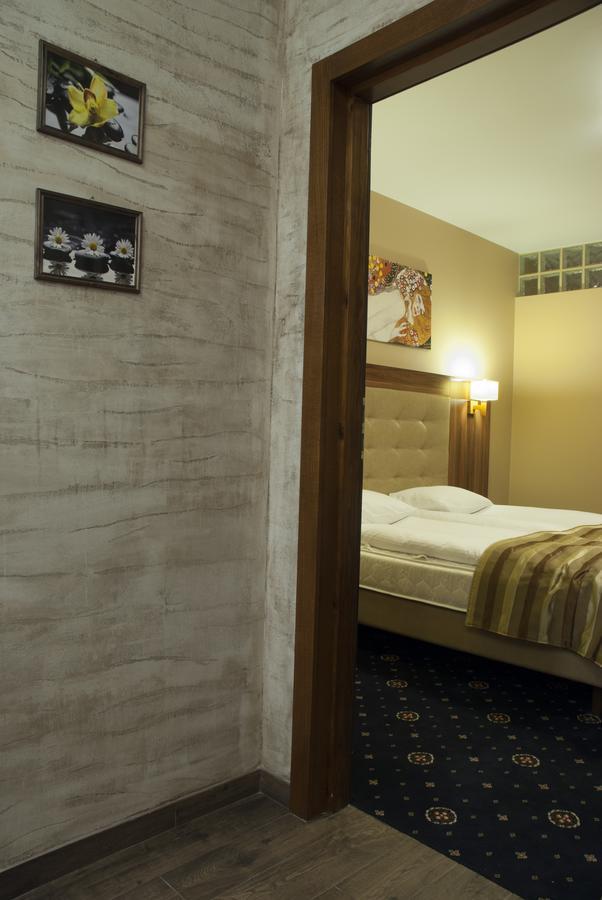 Hotel Dwor Galicja Stalowa Wola Exterior photo