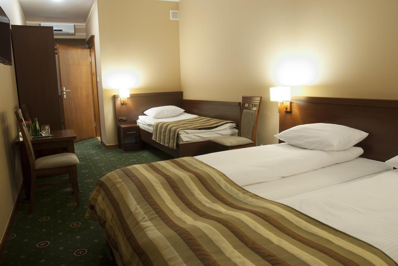 Hotel Dwor Galicja Stalowa Wola Exterior photo